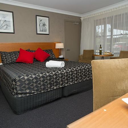 The Grapevine Motel Denman Экстерьер фото